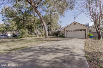 1639 Ponderosa Pine Dr E, Jacksonville, FL 32225