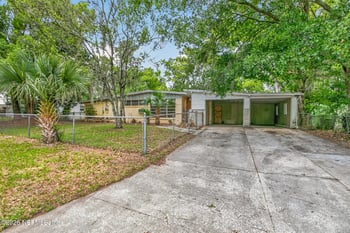 1640 Chateau Dr, Jacksonville, FL 32221