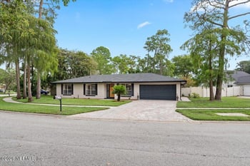 1647 Windy Oaks Dr W, Jacksonville, FL 32225