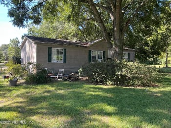 16512 Village Green Dr N, Jacksonville, FL 32234