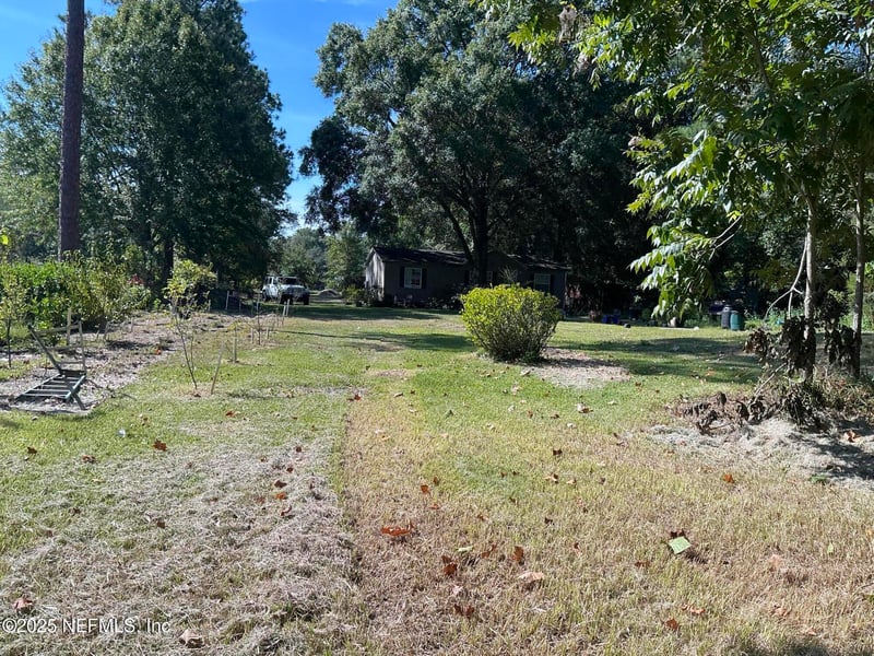 16512 Village Green Dr N, Jacksonville, FL 32234