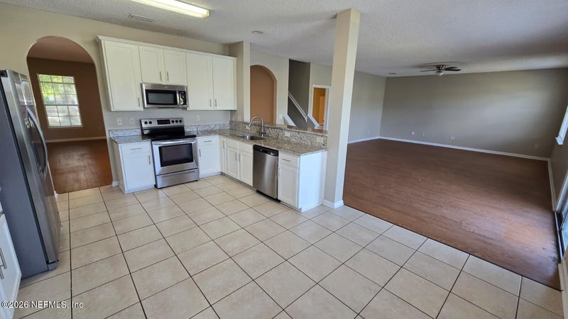 1656 Hawkins Cove Dr E, Jacksonville, FL 32246