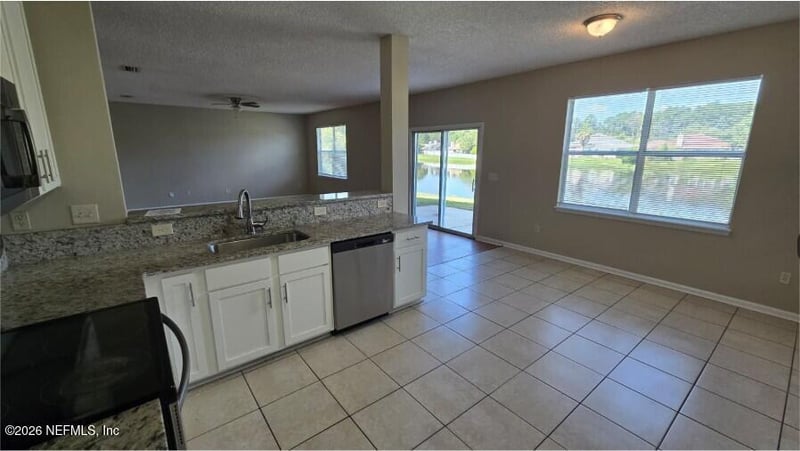 1656 Hawkins Cove Dr E, Jacksonville, FL 32246