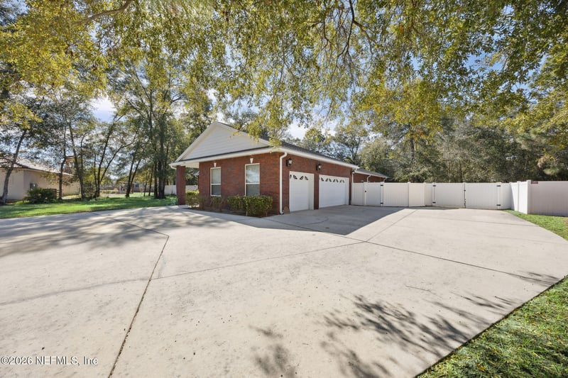 16570 Sand Hill Dr, Jacksonville, FL 32226