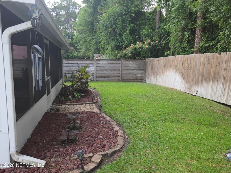1663 E Jayhawk Ln E, Jacksonville, FL 32221