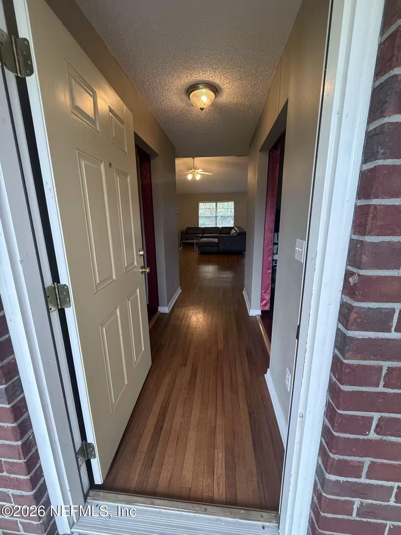 1666 Avenger Ln, Jacksonville, FL 32221
