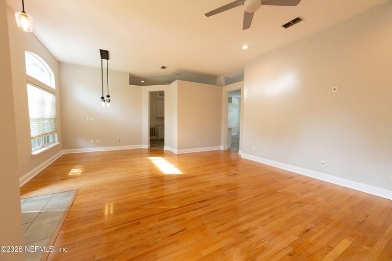 1673 Tall Tree Dr E, Jacksonville, FL 32246