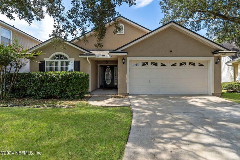 1679 Canopy Oaks Dr, Orange Park, FL 32065