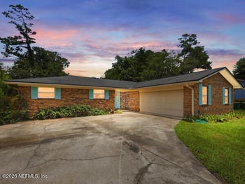 17 Oaks Dr, Jacksonville Beach, FL 32250