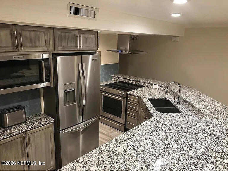 1701 1st St #2B, Jacksonville Beach, FL 32250