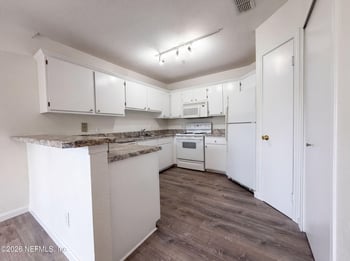 1701 The Greens Way #523, Jacksonville Beach, FL 32250