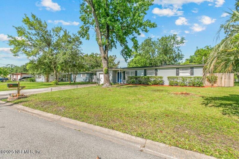 1702 Dibble Cir E, Jacksonville, FL 32246