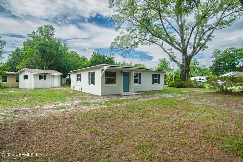 1702 King Arthur Rd, Jacksonville, FL 32211