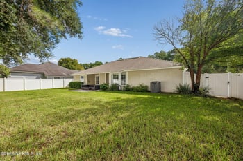 1706 Aston Hall Dr E, Jacksonville, FL 32246