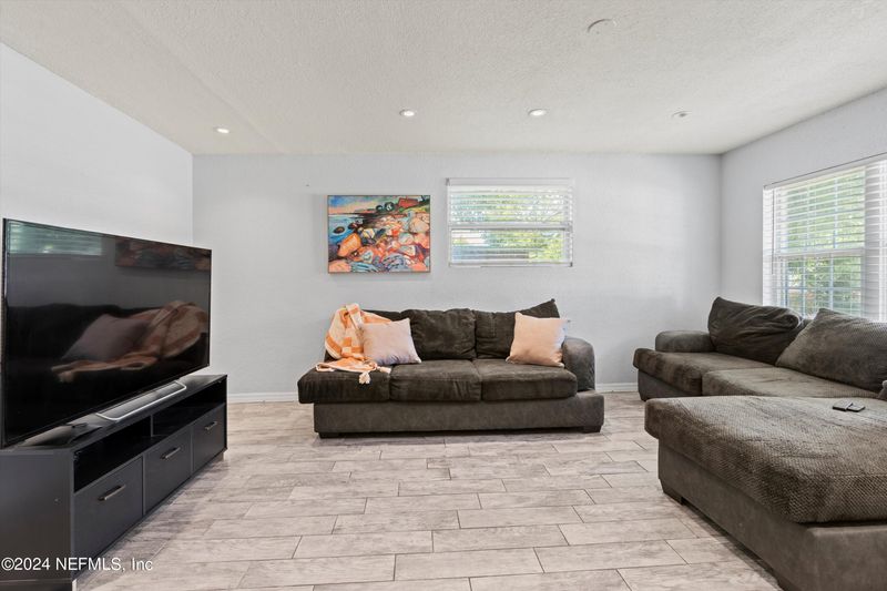 1711 Dibble Cir E, Jacksonville, FL 32246