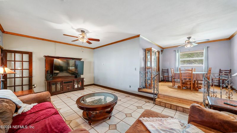 1713 Serena Dr E, Jacksonville, FL 32225