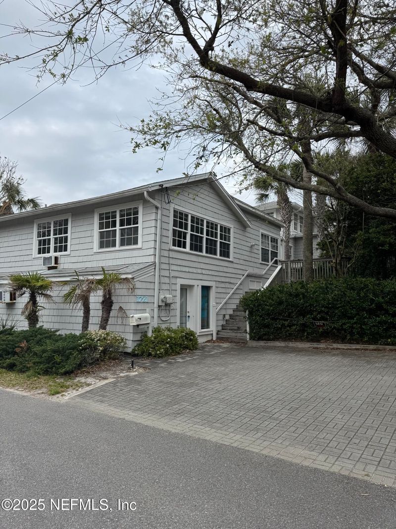 1721 Beach Ave, Atlantic Beach, FL 32233