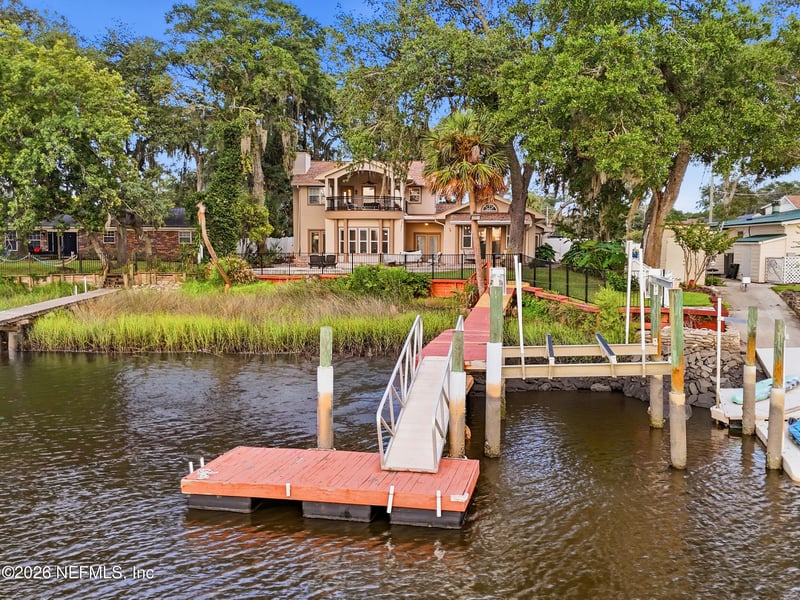 1722 Hammock Cir W, Jacksonville, FL 32225