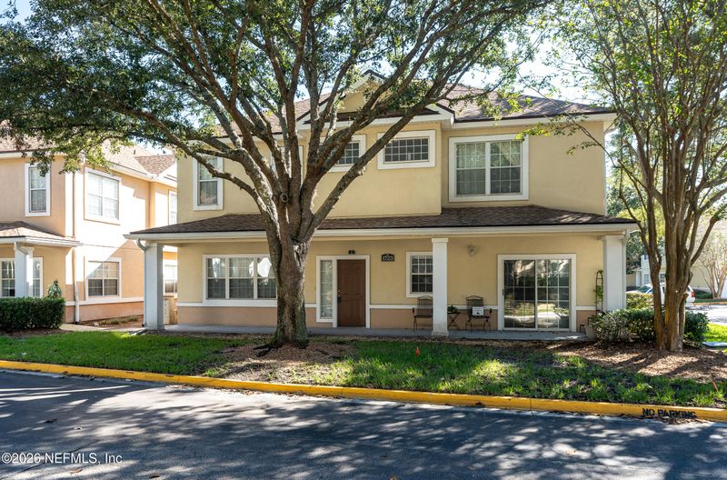 1723 W Forest Lake Cir W #1, Jacksonville, FL 32225
