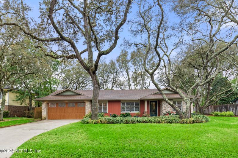 1725 Leeward Ln, Neptune Beach, FL 32266