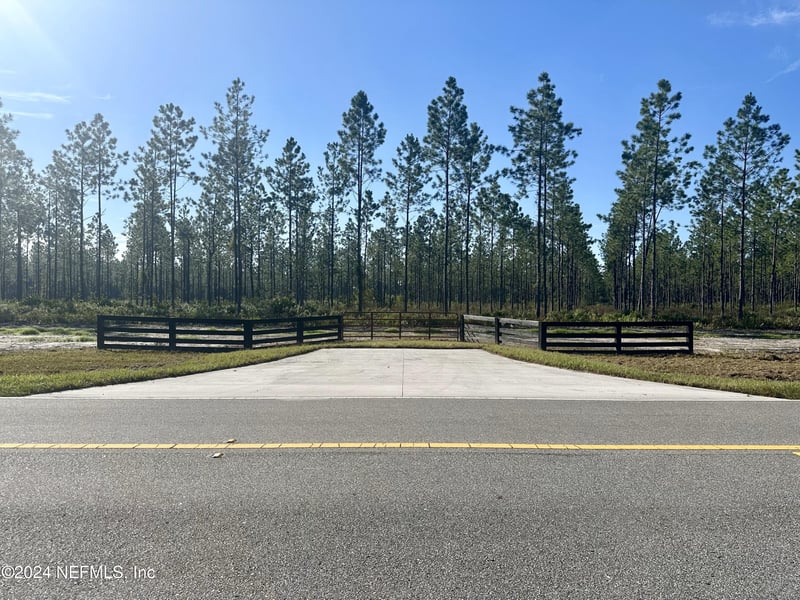 172683 Andrews Rd, Hilliard, FL 32046