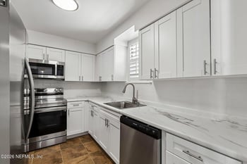 1735 El Camino Rd #2, Jacksonville, FL 32216