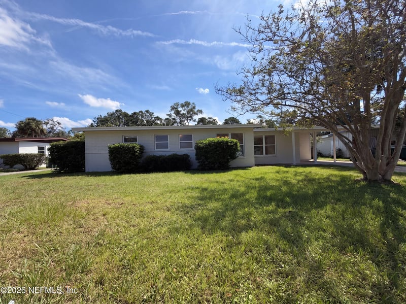 1737 Hawaii Dr E, Jacksonville, FL 32246