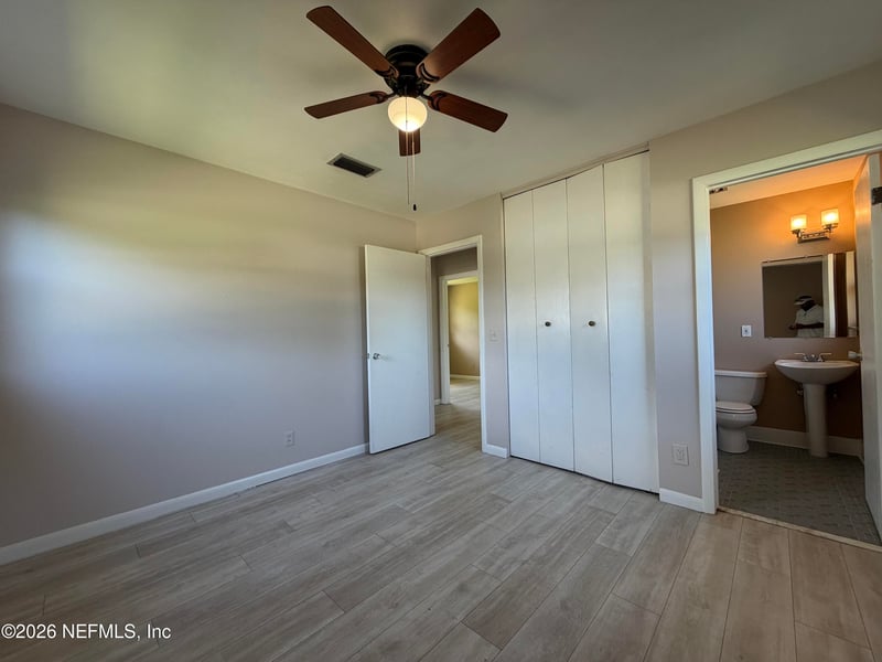 1737 Hawaii Dr E, Jacksonville, FL 32246