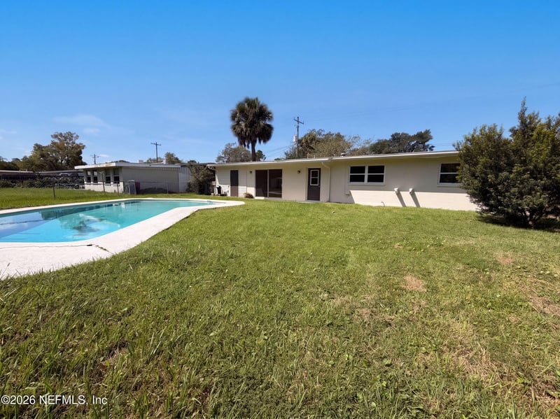 1737 Hawaii Dr E, Jacksonville, FL 32246