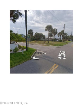 174 13th St, Atlantic Beach, FL 32233