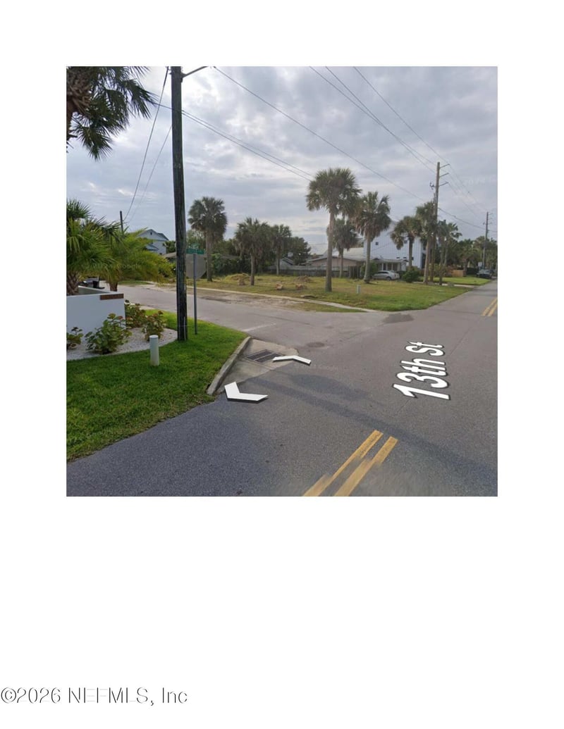 174 13th St, Atlantic Beach, FL 32233