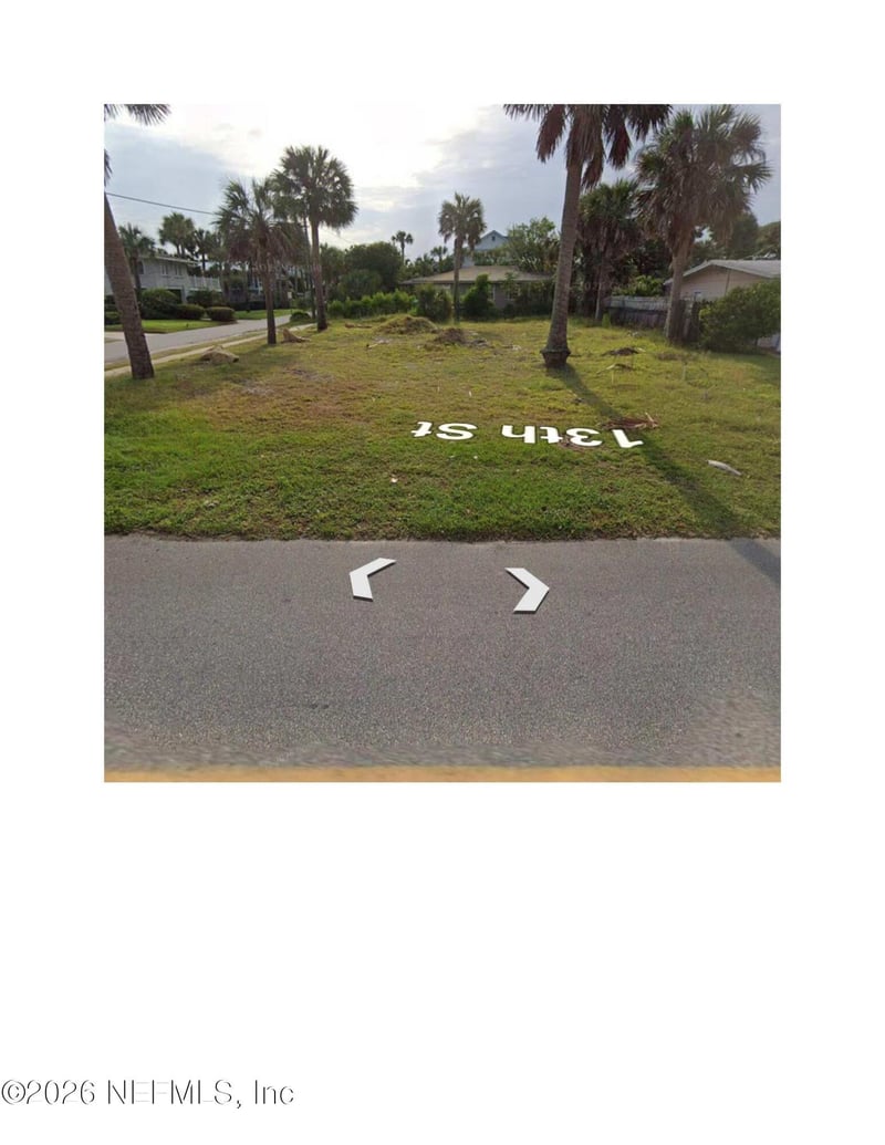 174 13th St, Atlantic Beach, FL 32233