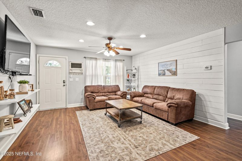 175 May St E, Baldwin, FL 32234