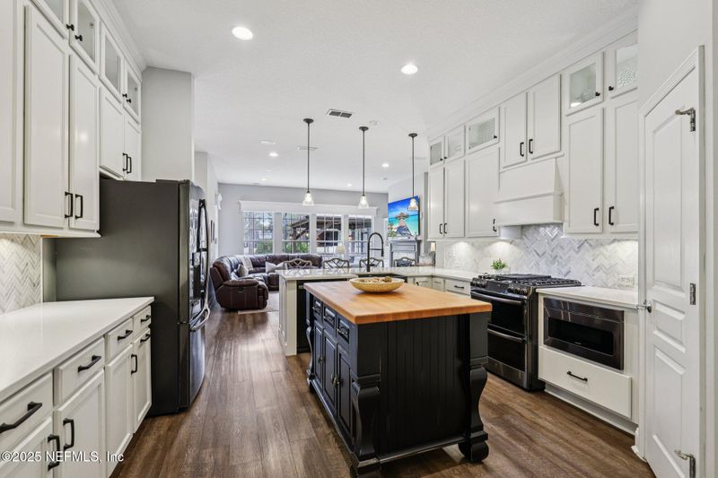 1757 Highland View Dr, St Augustine, FL 32092