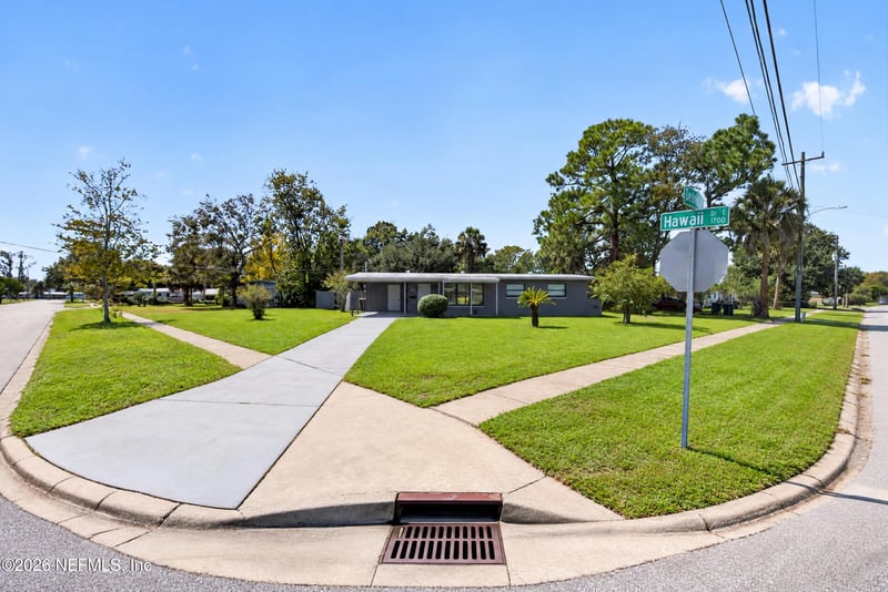 1762 Hawaii Dr E, Jacksonville, FL 32246