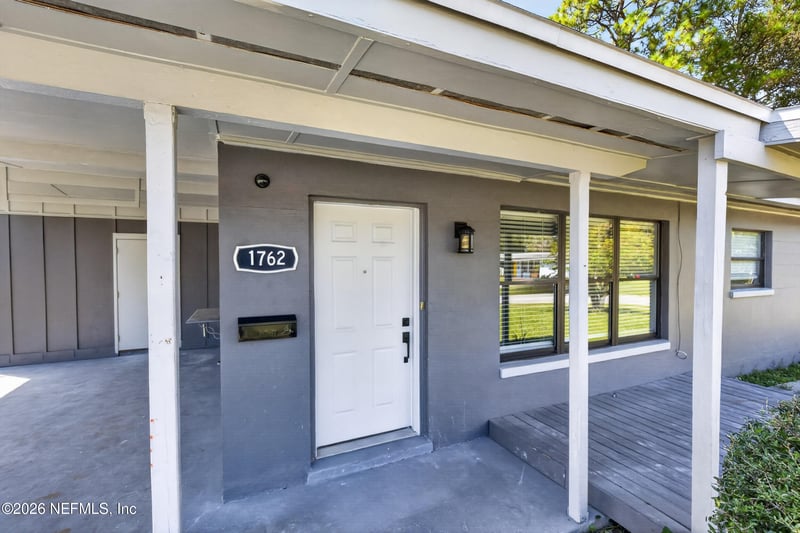 1762 Hawaii Dr E, Jacksonville, FL 32246