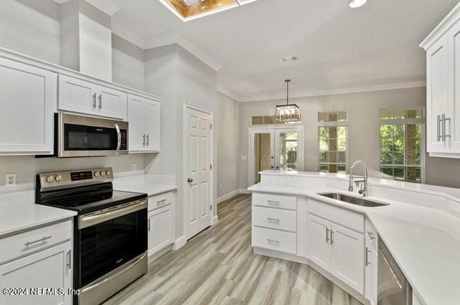 1768 Heatherwood Dr, St Johns, FL 32259