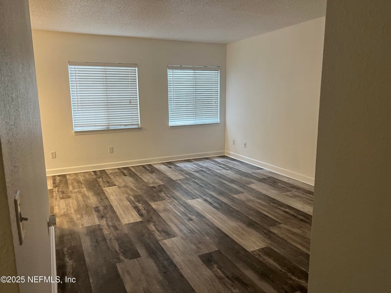 1800 Park Ave #355, Orange Park, FL 32073