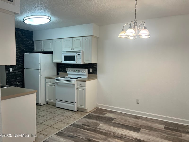 1800 Park Ave #355, Orange Park, FL 32073