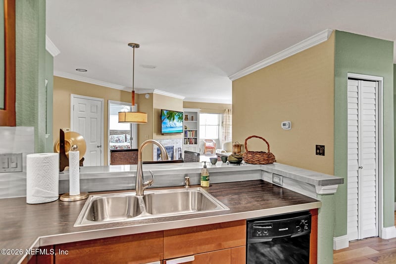 1800 The Greens Way #209, Jacksonville Beach, FL 32250