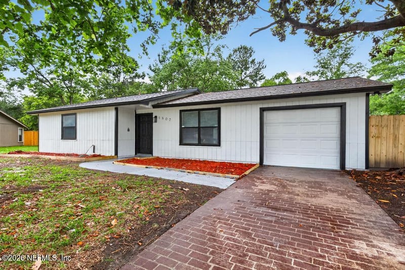 1807 Shannon Lake Dr, Middleburg, FL 32068