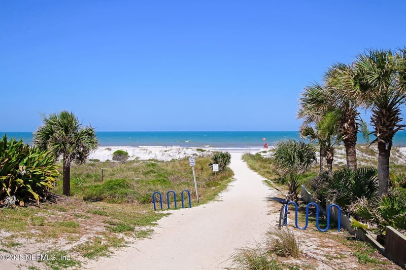 181 Sylvan Dr, Atlantic Beach, FL 32233