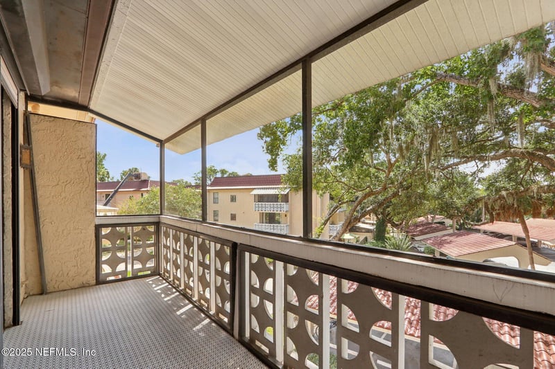 1810 Sevilla Blvd W #307, Atlantic Beach, FL 32233