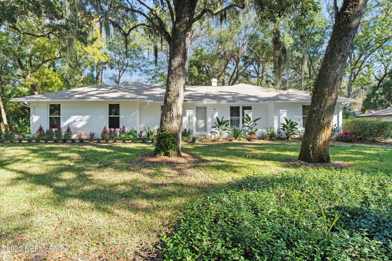 1811 Selva Marina Dr, Atlantic Beach, FL 32233