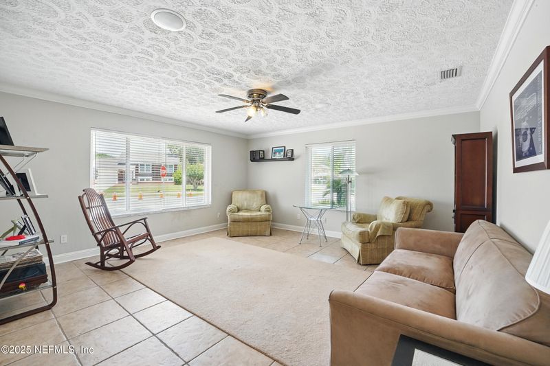 1815 Eastern Dr, Jacksonville Beach, FL 32250