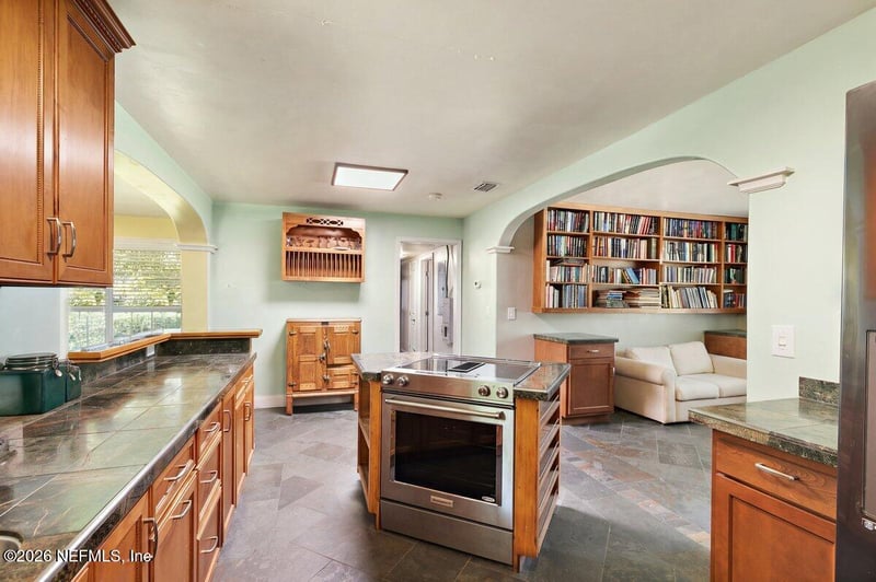 1817 Hyde Park Pl, Jacksonville, FL 32210