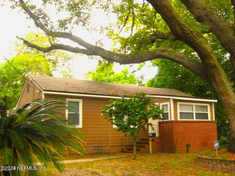 1822 Lilly Rd E, Jacksonville, FL 32207
