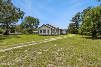 1826 Faye Rd, Jacksonville, FL 32218