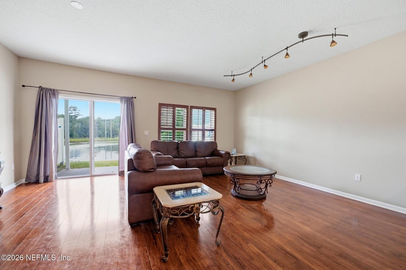 1827 Biscayne Bay Cir, Jacksonville, FL 32218
