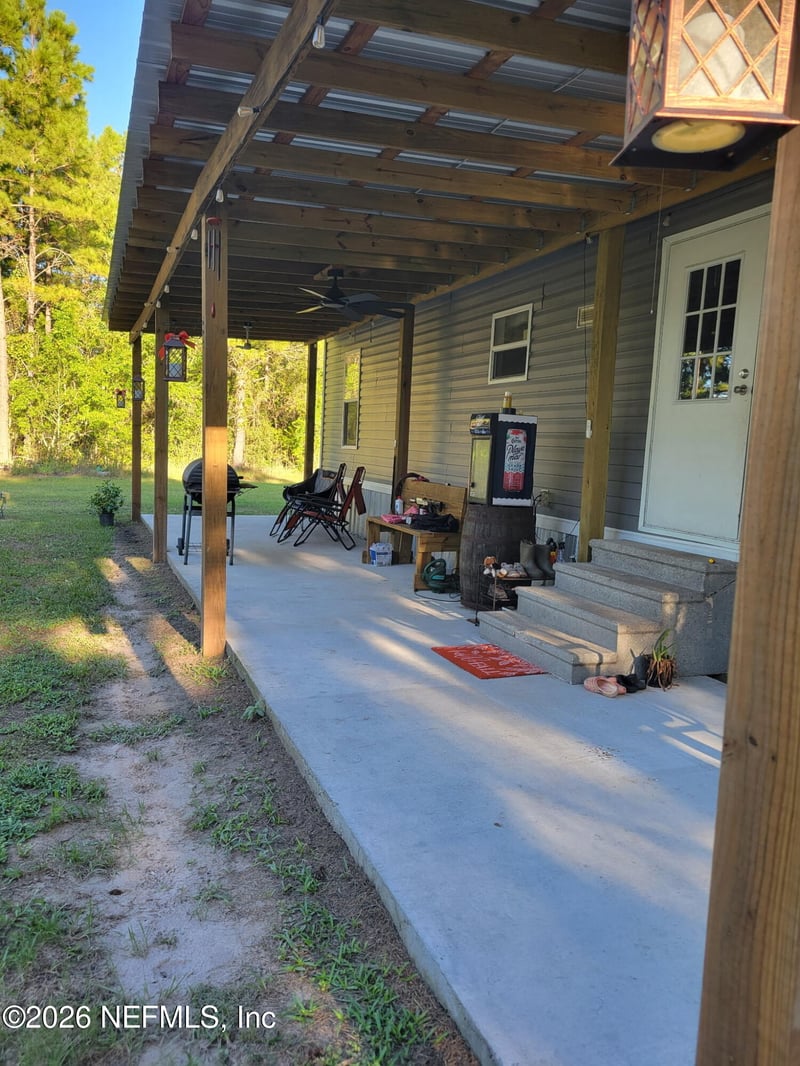 18285 Broken Arrow Rd, Hilliard, FL 32046